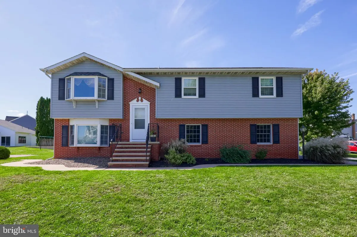 239 Philip Ln, Ephrata, PA 17522 - #1