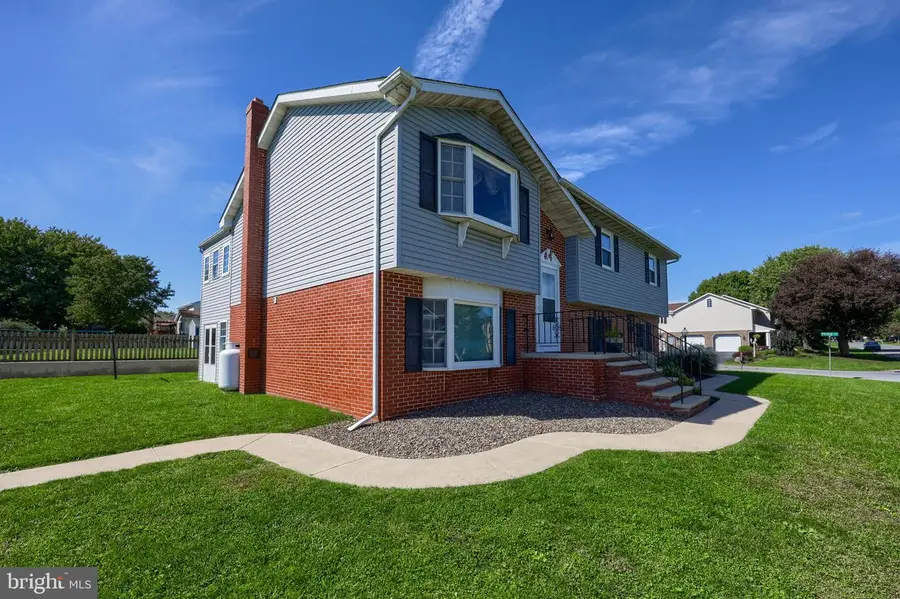 239 Philip Ln, Ephrata, PA 17522 - #3