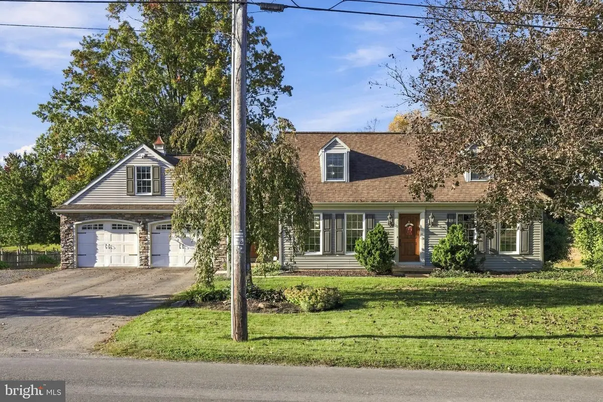 227 W Huyard Rd, New Holland, PA 17557 - #1