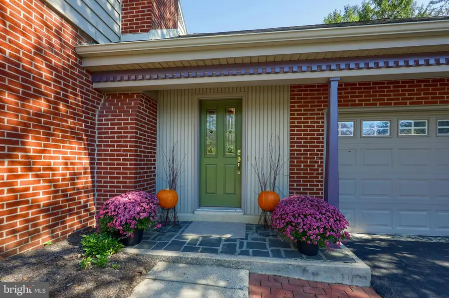 1861 Amity Dr, Lancaster, PA 17601 - #2