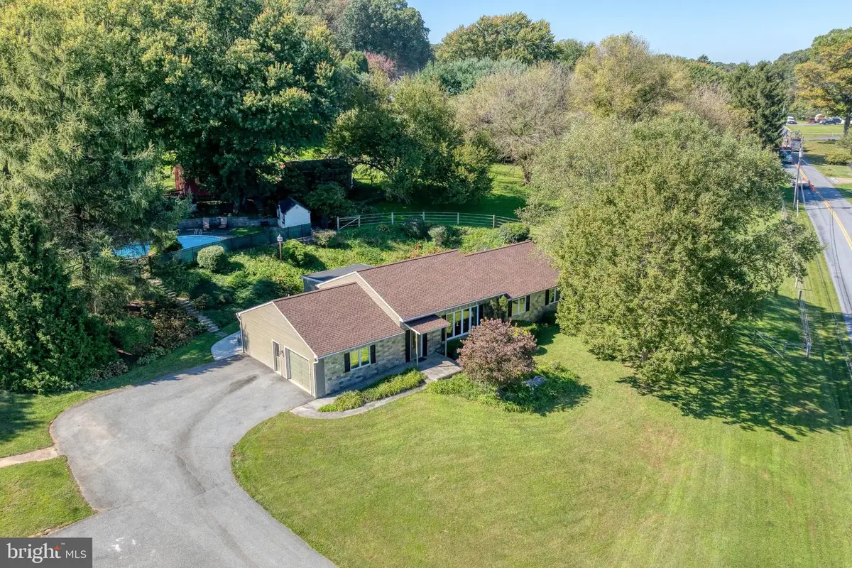 440 Schoolhouse Rd, New Providence, PA 17560 - #1