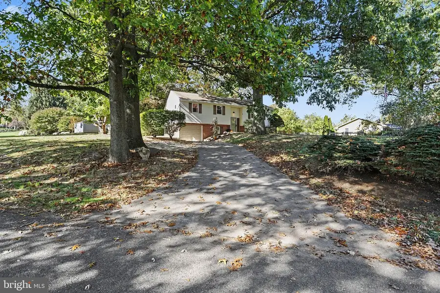 111 Hawthorne Cir, Willow Street, PA 17584 - #2