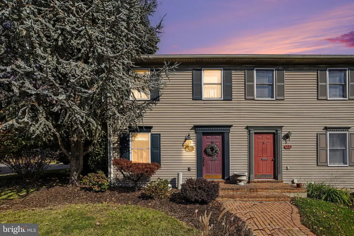 425 N Market St, Elizabethtown, PA 17022 - #1