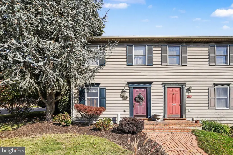 425 N Market St, Elizabethtown, PA 17022 - #2