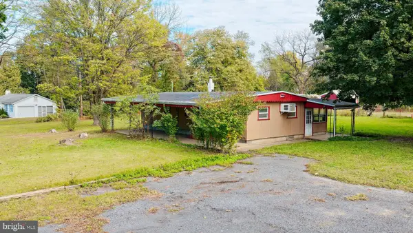 3351 Mathews Ln, ALBURTIS, PA 18011