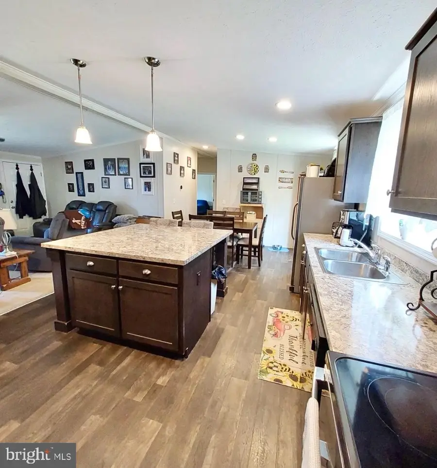 8932 Breinig Run Cir, Breinigsville, PA 18031 - Image #2