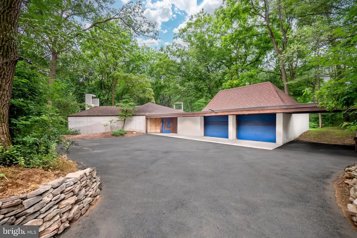 2300 S Cedar Crest Blvd, Allentown, PA 18103 - Image #1