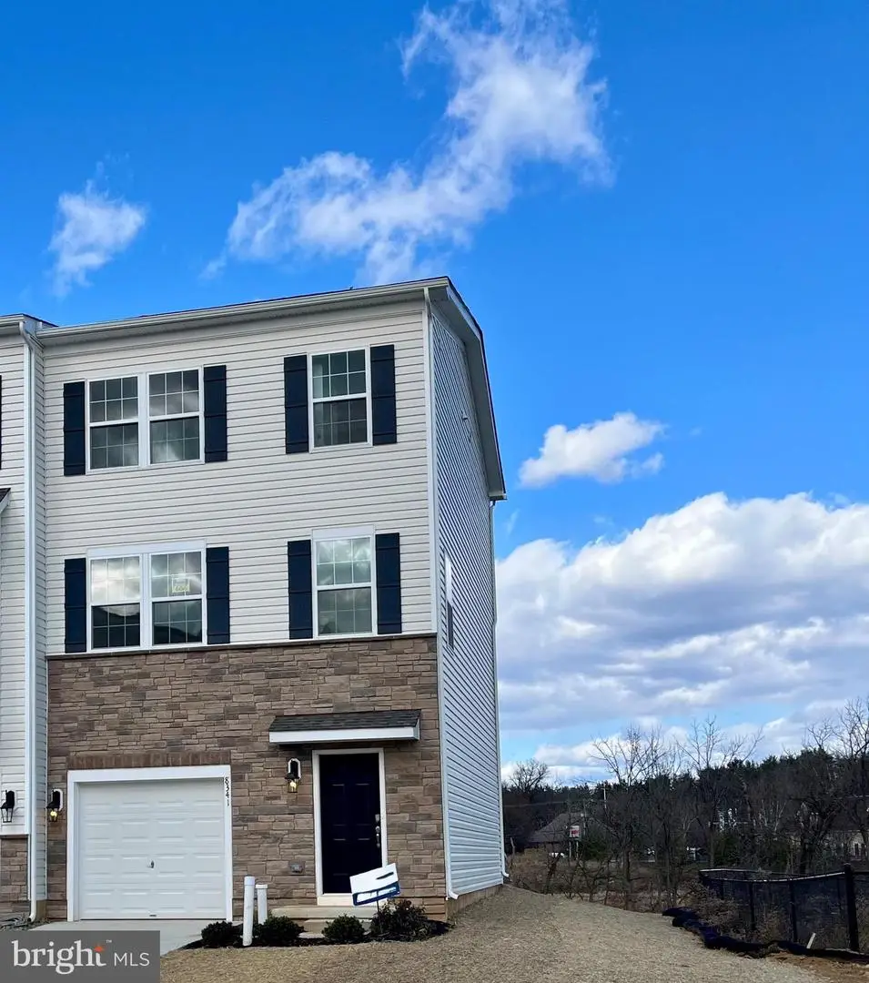 8341 Alexander Ct, Breinigsville, PA 18031 - Image #1
