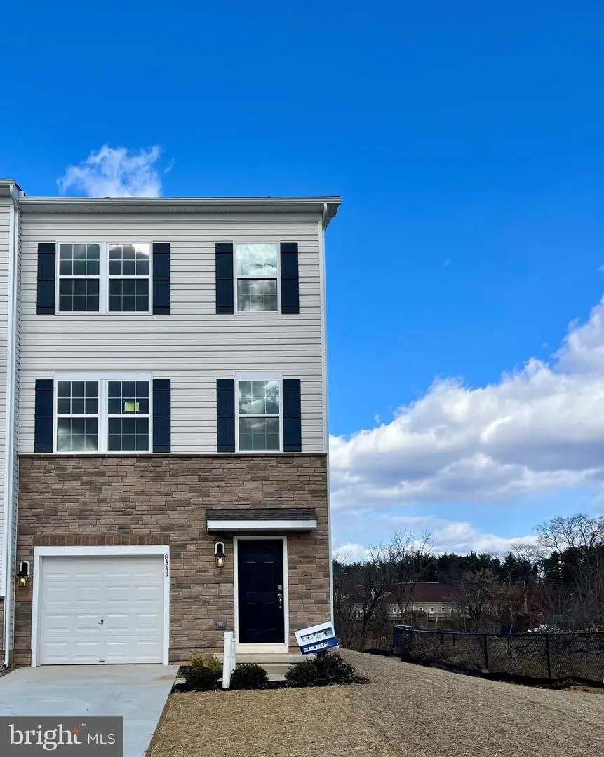 8341 Alexander Ct, Breinigsville, PA 18031 - Image #2
