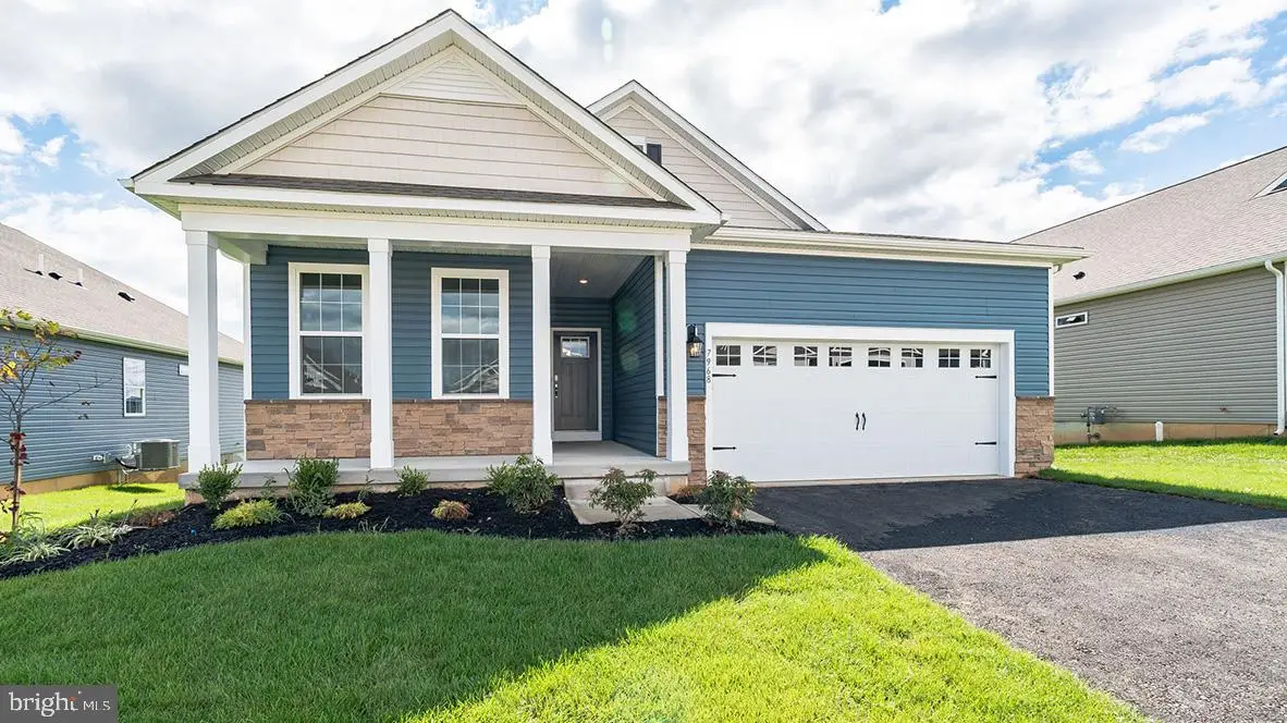 1565 Dresden Dr, Breinigsville, PA 18031 - Image #1