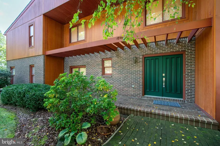 3908 Short Hill Dr, Allentown, PA 18104 - Image #2