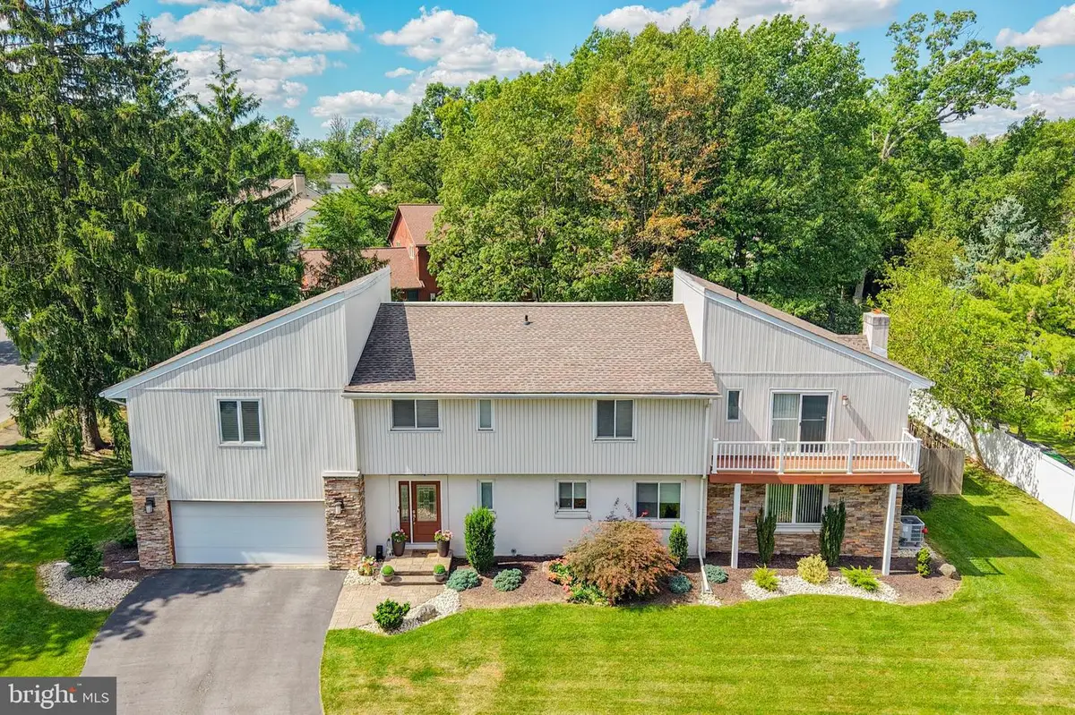 930 Springhouse Rd, Allentown, PA 18104 - Image #1