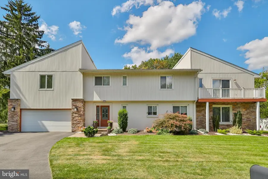 930 Springhouse Rd, Allentown, PA 18104 - Image #2