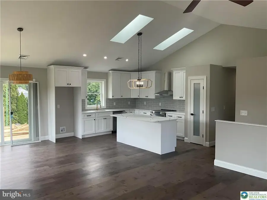 2827 Willow St, Coplay, PA 18037 - Image #2