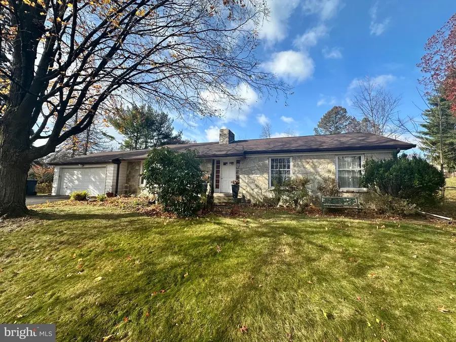 4125 Knauss Cir, Allentown, PA 18104 - Image #2