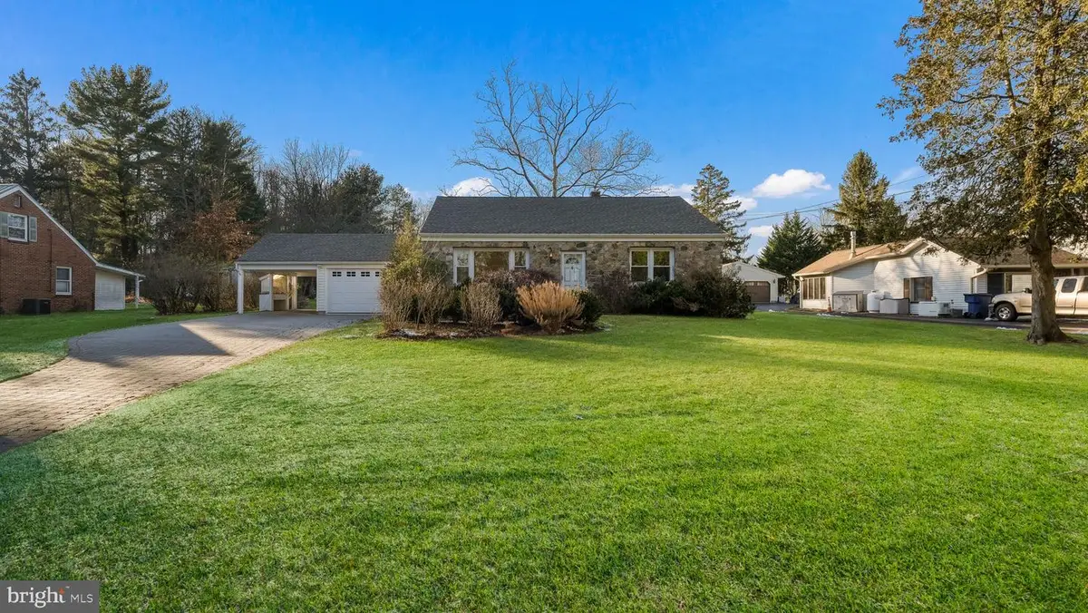 6532 Blue Church Rd S, Coopersburg, PA 18036 - Image #1