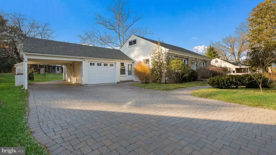 6532 Blue Church Rd S, Coopersburg, PA 18036 - Image #2