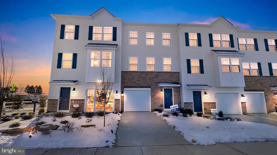 8215 Alexander Ct, Breinigsville, PA 18031 - #2