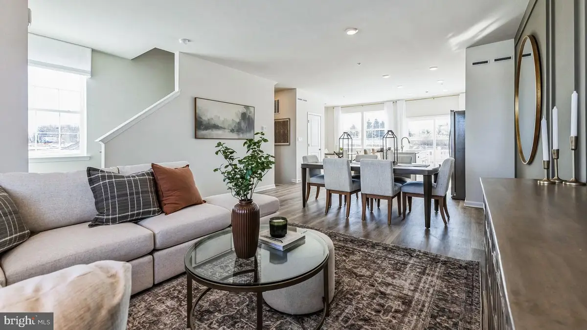 8213 Alexander Ct, Breinigsville, PA 18031 - #1