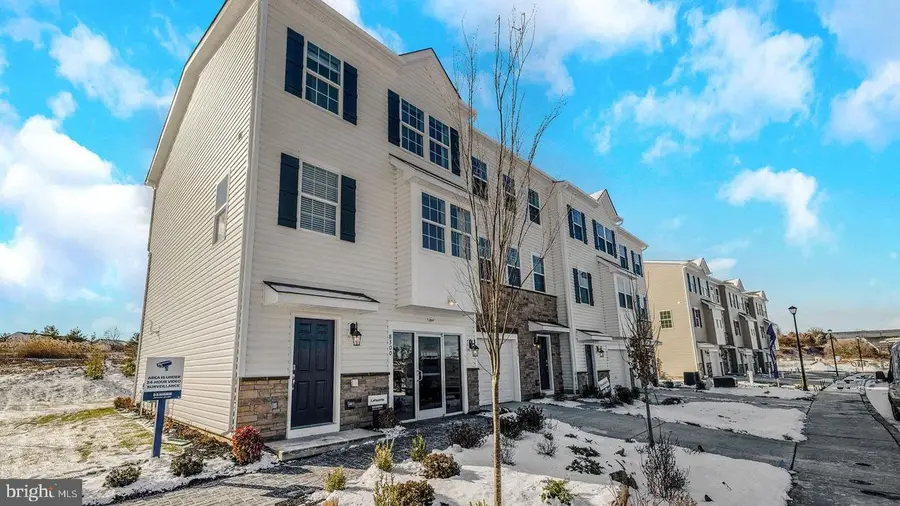 8213 Alexander Ct, Breinigsville, PA 18031 - #2