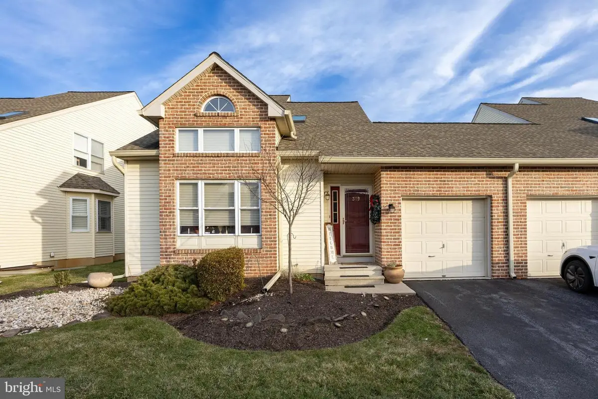 319 Surrey Pl, Macungie, PA 18062 - Image #1