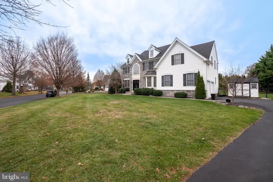 5046 W. Saucon Ave, Center Valley, PA 18034 - Image #2