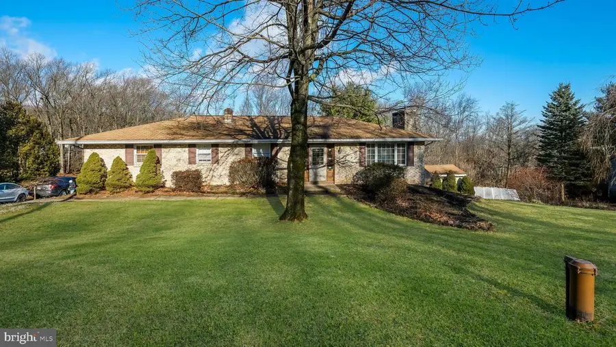 6129 Beverly Hills Rd, Coopersburg, PA 18036 - #3