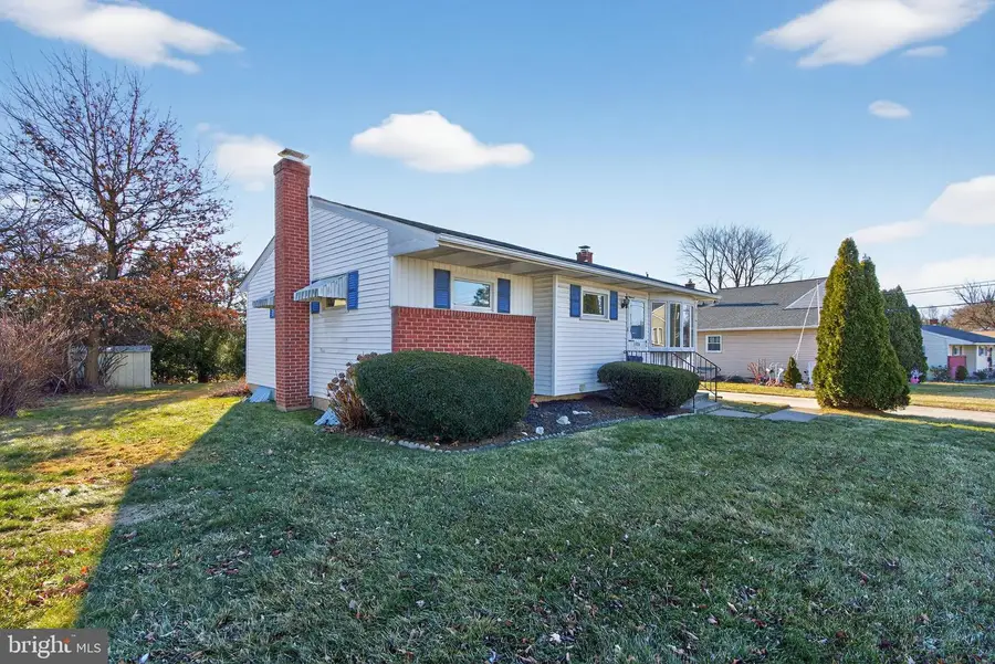1824 Hilltop Ter, Bethlehem, PA 18018 - Image #2