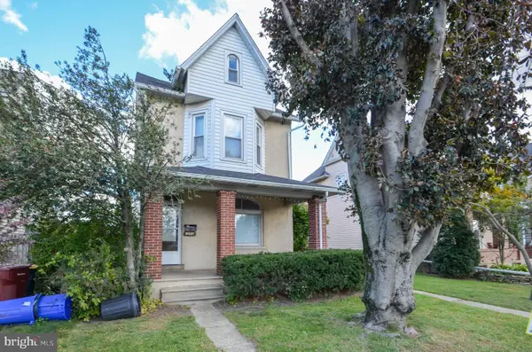 1053 3rd St, WHITEHALL, PA 18052