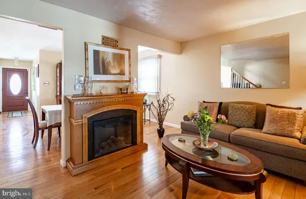 727 S 11th St, ALLENTOWN, PA 18103