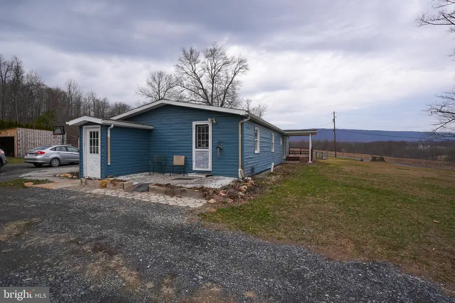 8600 Delong Dr, Slatington, PA 18080 - #3