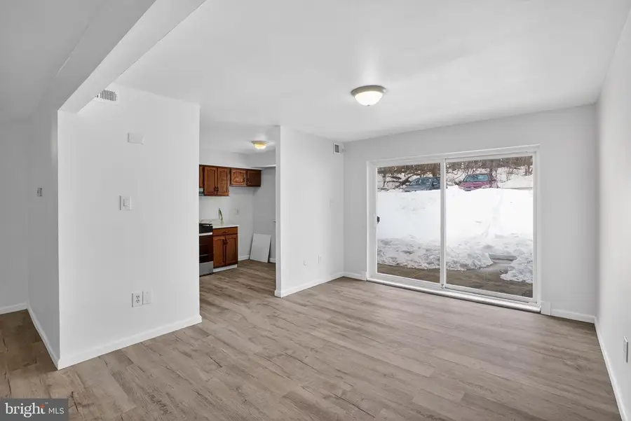 1590 Alta Dr #d8, Whitehall, PA 18052 - #3