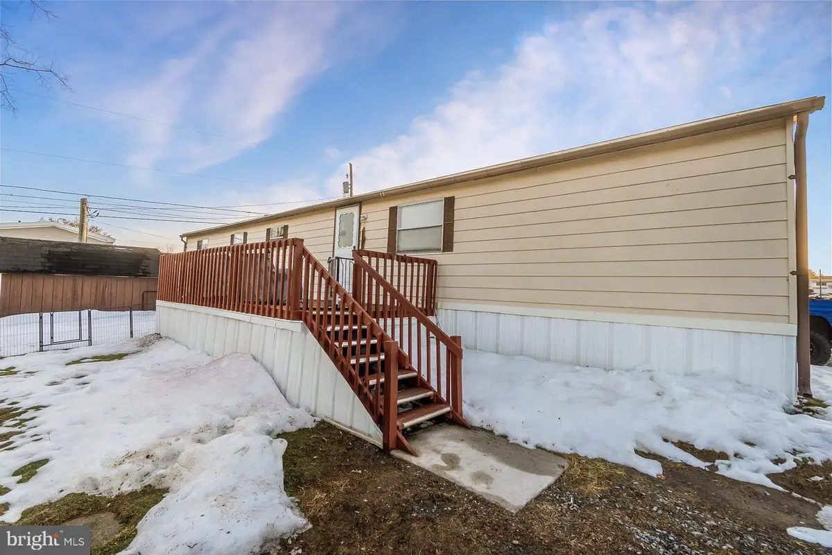 1048 Cedar St, Laurys Station, PA 18059 - #1