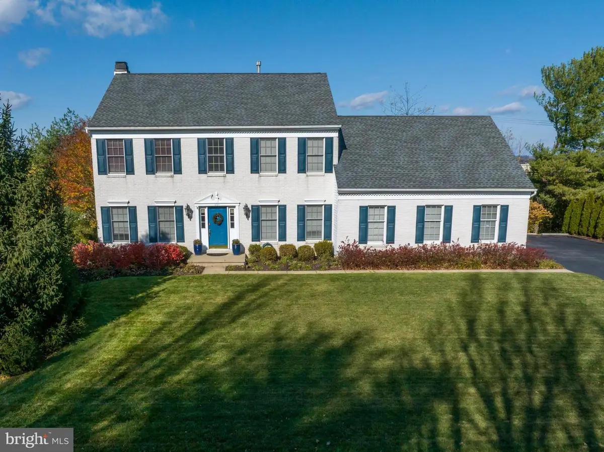 3707 Oakwood Trl, Allentown, PA 18103 - #1