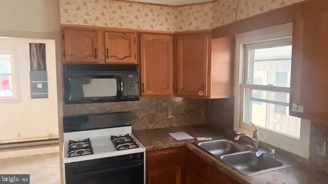 4059 Mauch Chunk Rd, Coplay, PA 18037 - #3