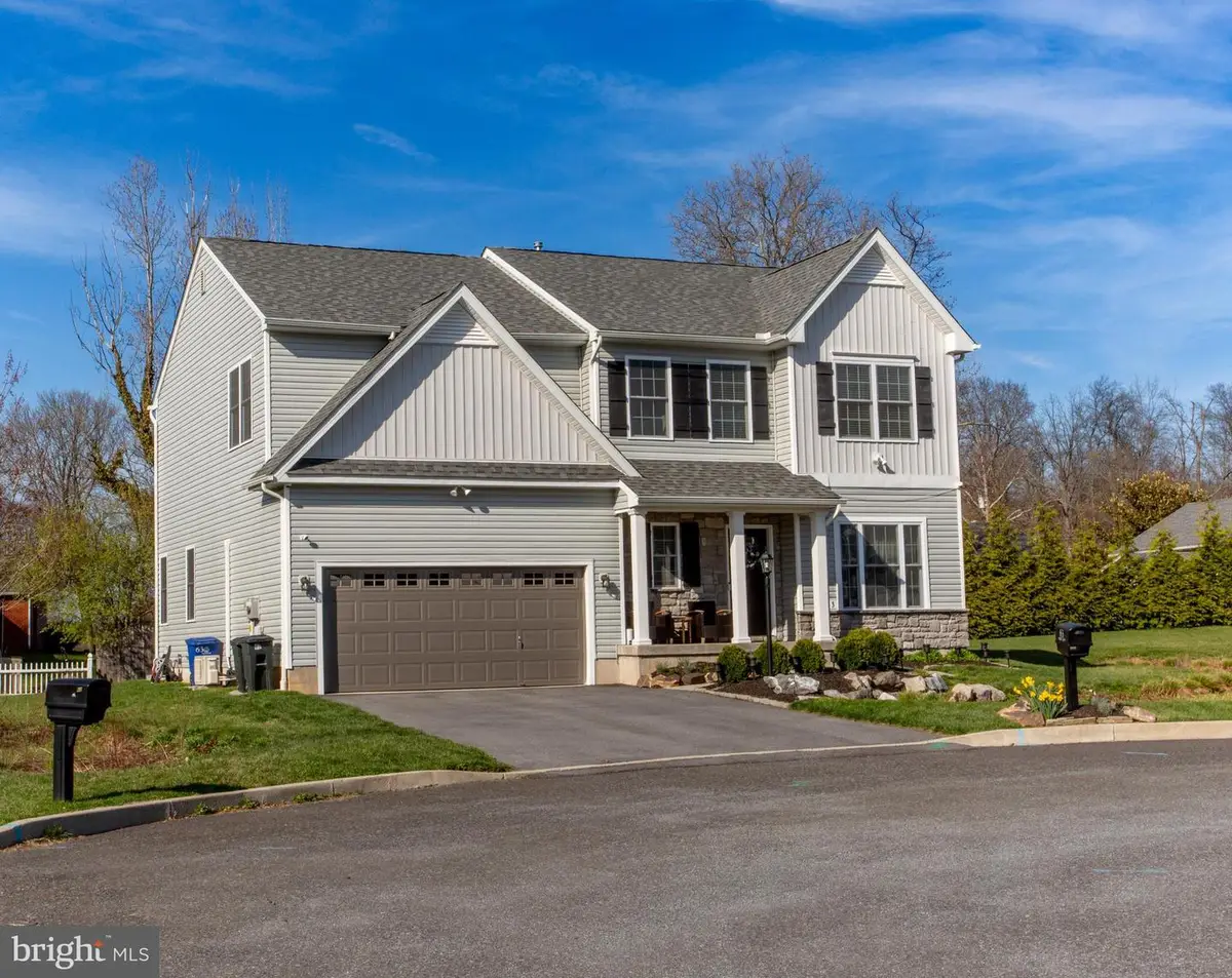 63 Oxford Ridge Ct, Coopersburg, PA 18036 - #1