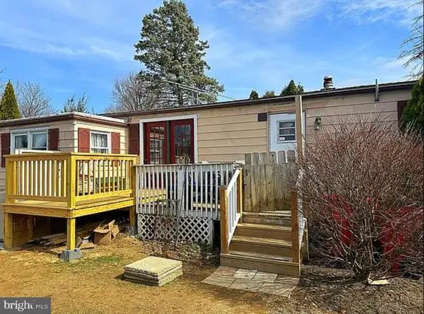 1017 Cherry Tree Xing, BREINIGSVILLE, PA 18031