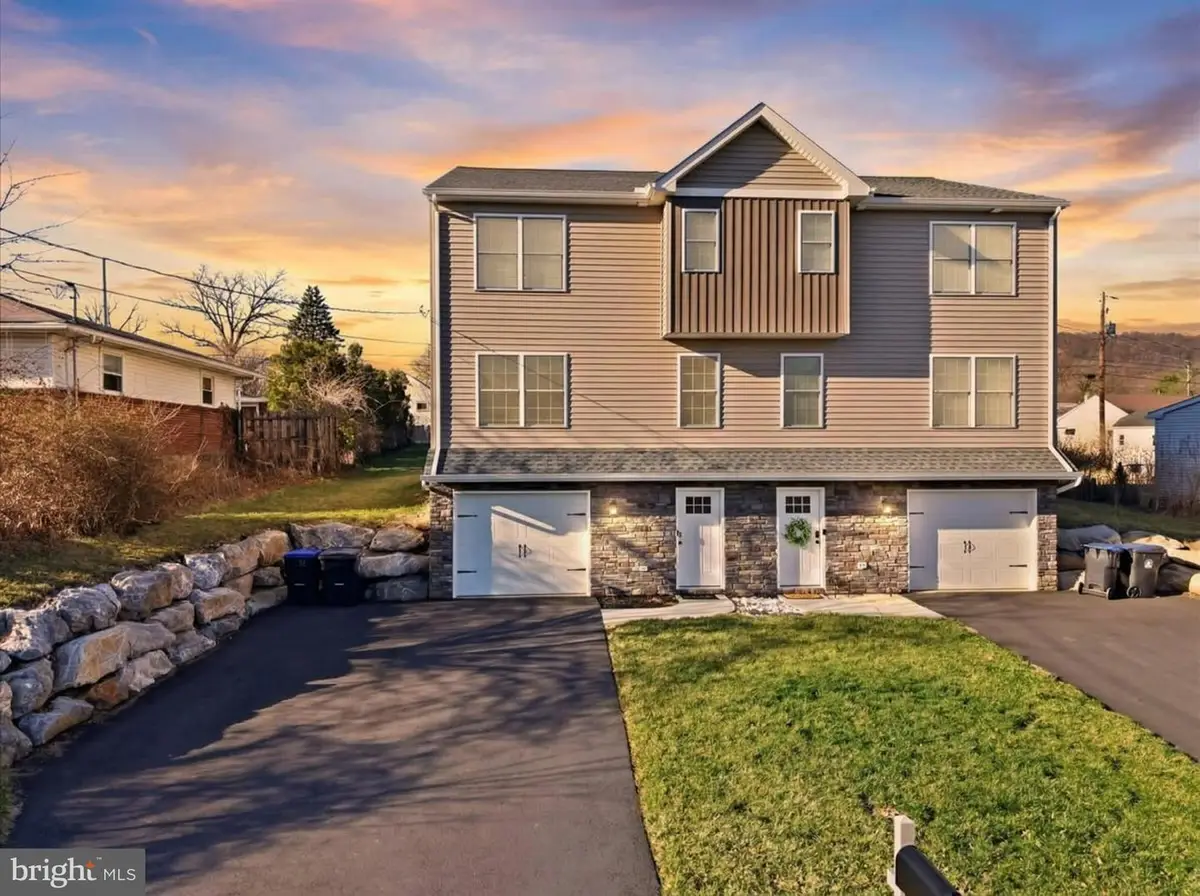 839 E Lynnwood St, Allentown, PA 18103 - #1