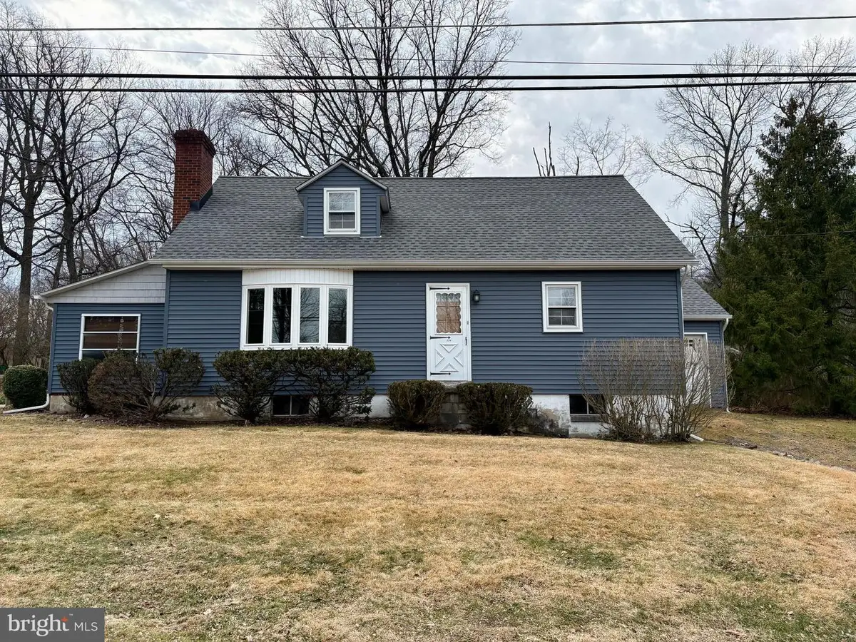 824 Kern St, Bethlehem, PA 18015 - #1