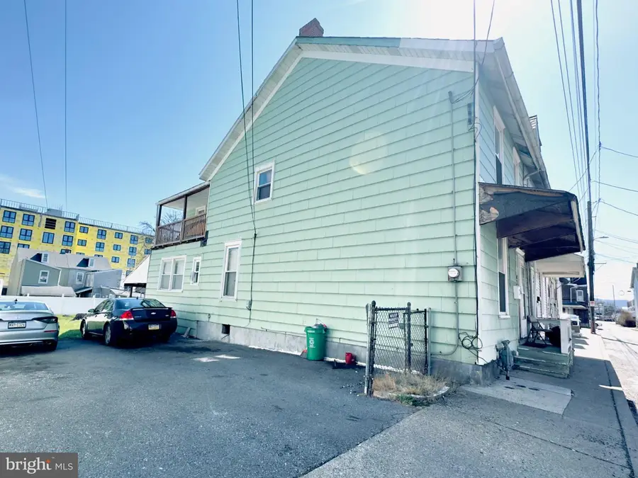 423 N Railroad St, Allentown, PA 18102 - #3