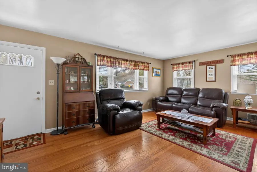 1984 Troxell St, Allentown, PA 18109 - #3