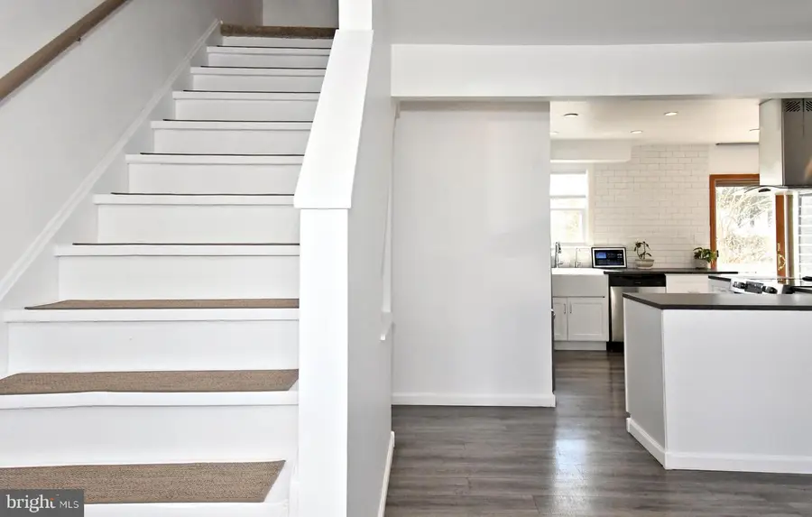 742 Walnut St, Emmaus, PA 18049 - #3