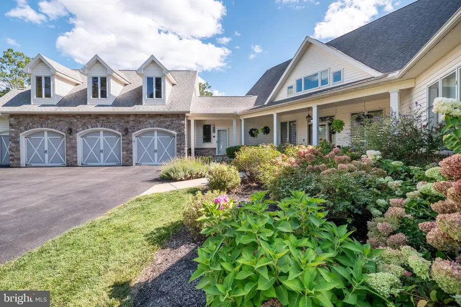 6410 Sweetbriar Ln, Zionsville, PA 18092 - #2