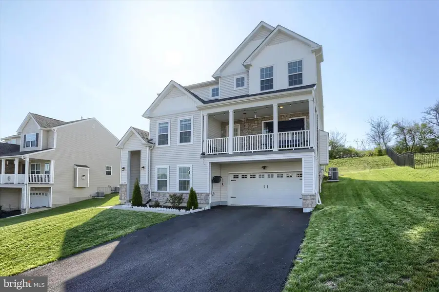 5044 Bellflower Dr, Schnecksville, PA 18078 - #3