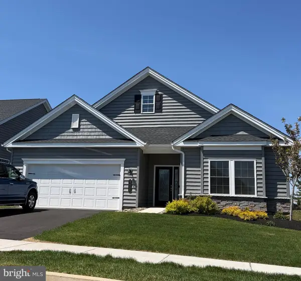 5490 Traditions Dr, COOPERSBURG, PA 18036