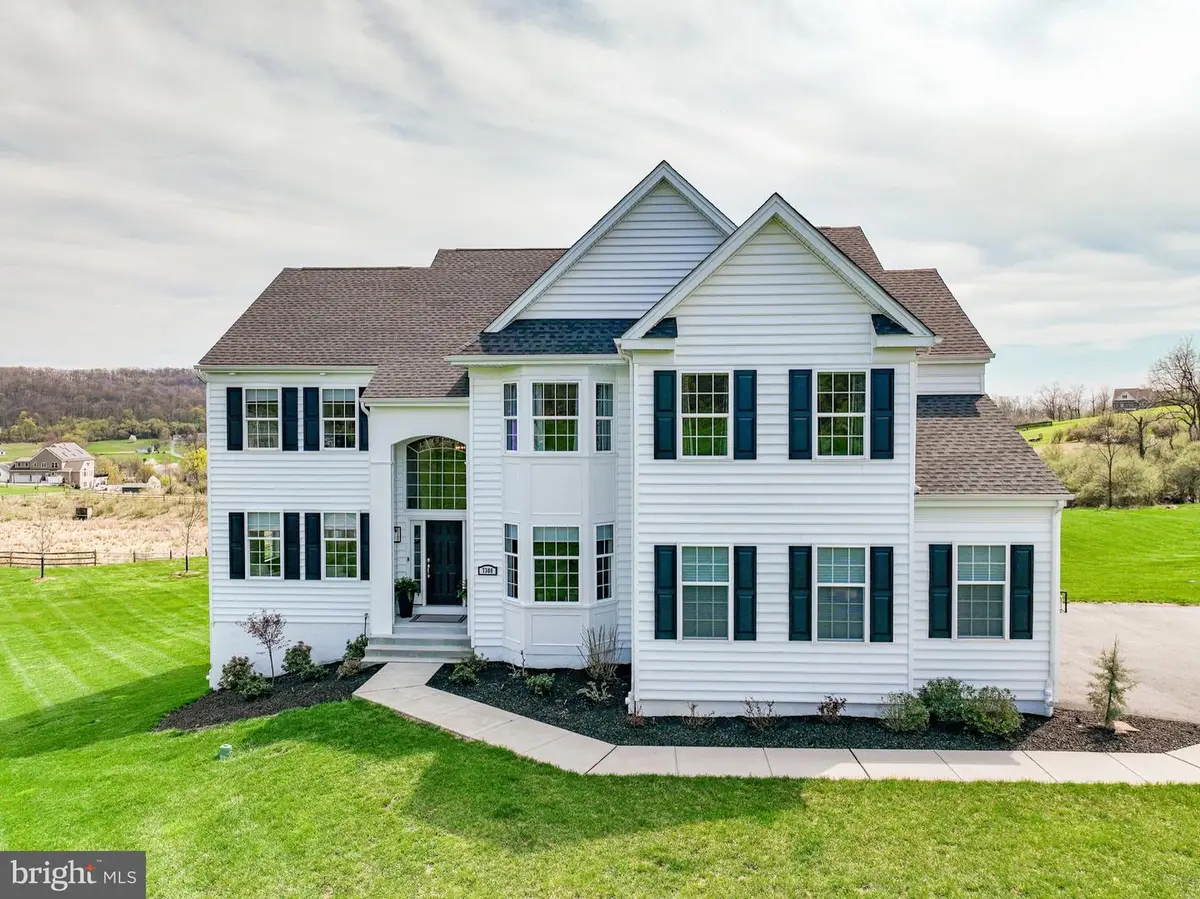 7300 Mount Vernon Dr, Zionsville, PA 18092 - #1