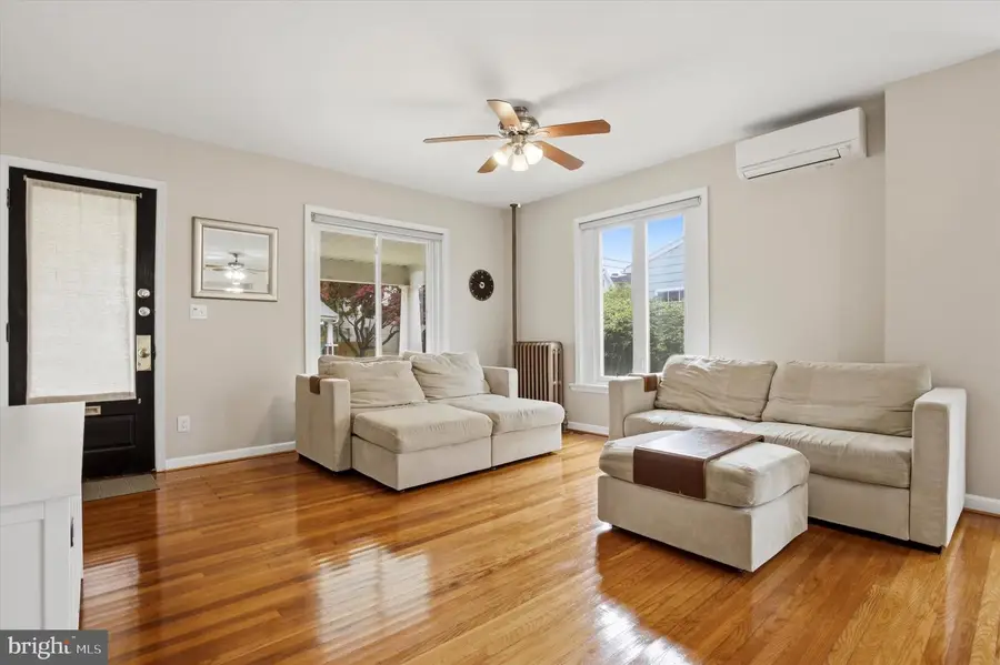 130 N 5th St, Emmaus, PA 18049 - #3