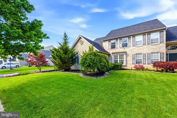 2066 Rolling Meadow Dr, MACUNGIE, PA 18062