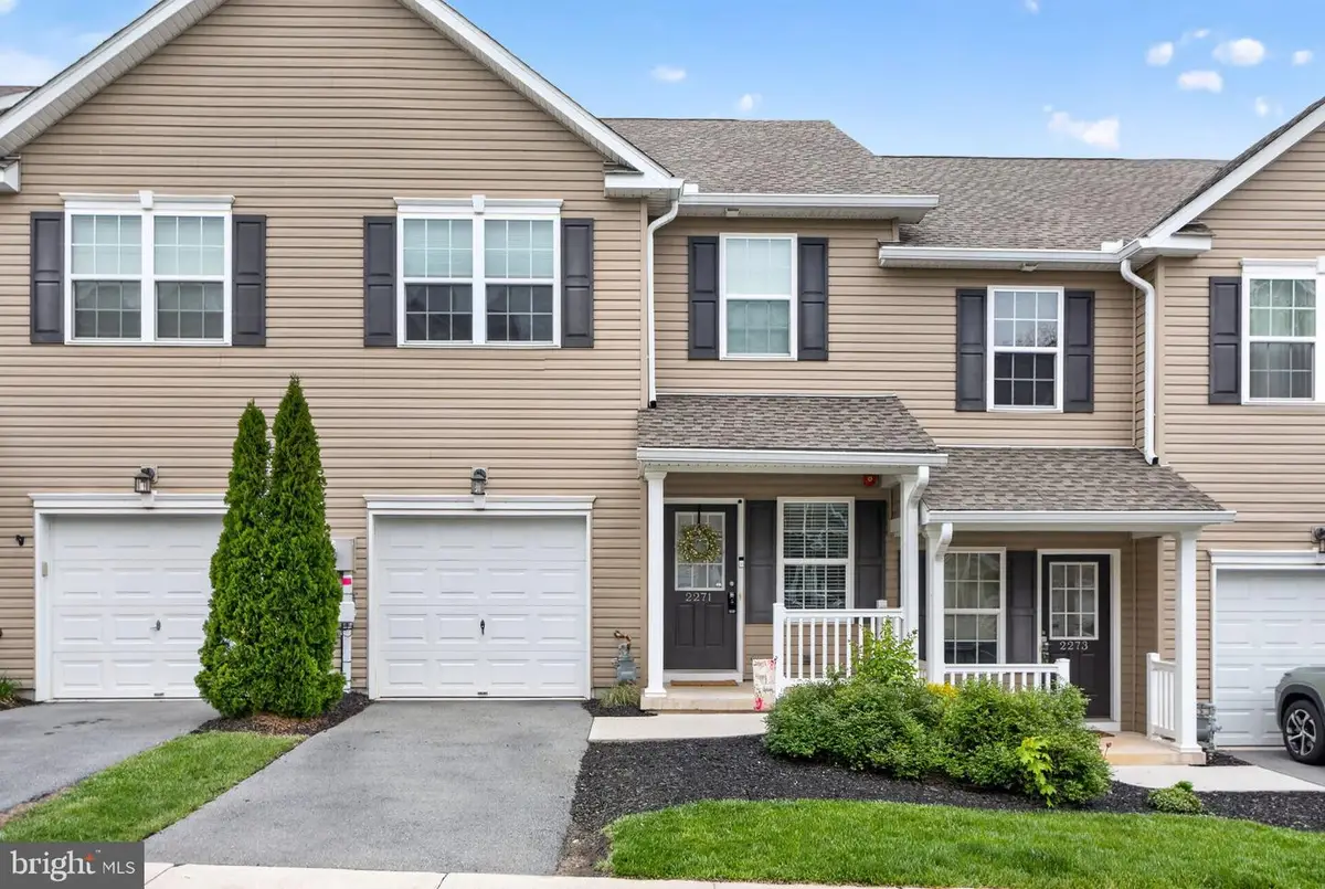 2271 Rising Hill Rd, Whitehall, PA 18052 - #1
