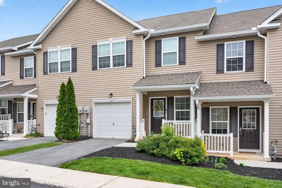 2271 Rising Hill Rd, Whitehall, PA 18052 - #2